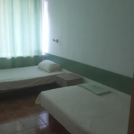 Hostel ホステル *